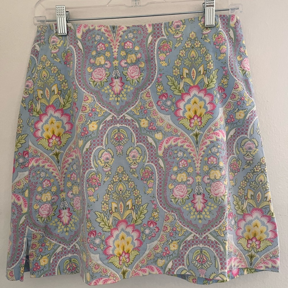Women’s golf skort size 4 excellent condition